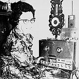 femme qui écoute des enregistrement